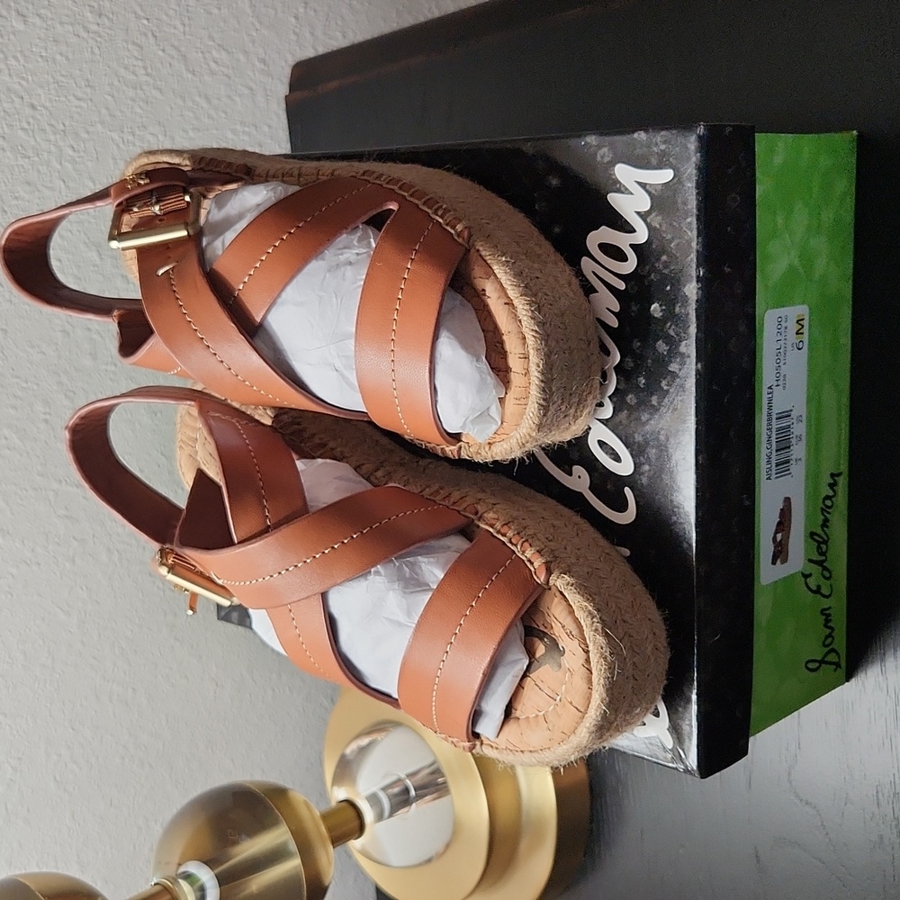Never worn - Picture 1 of 4